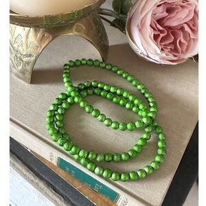 Set of 3 bright green stretch bracelets